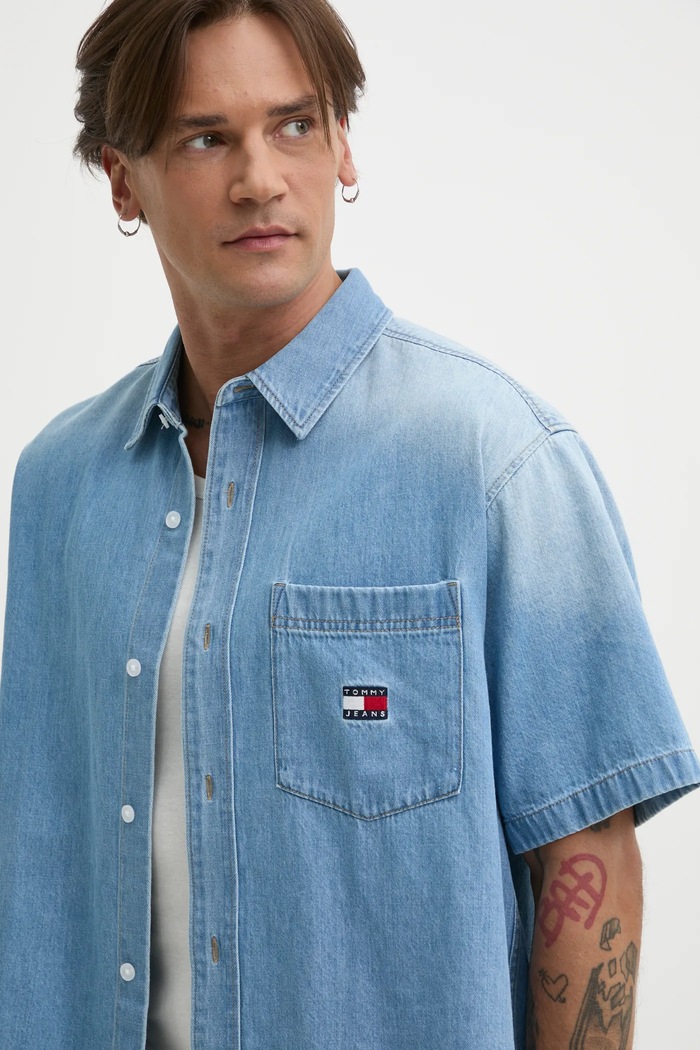 Tommy Jeans koszula jeansowa niebieski DM0DM21144
