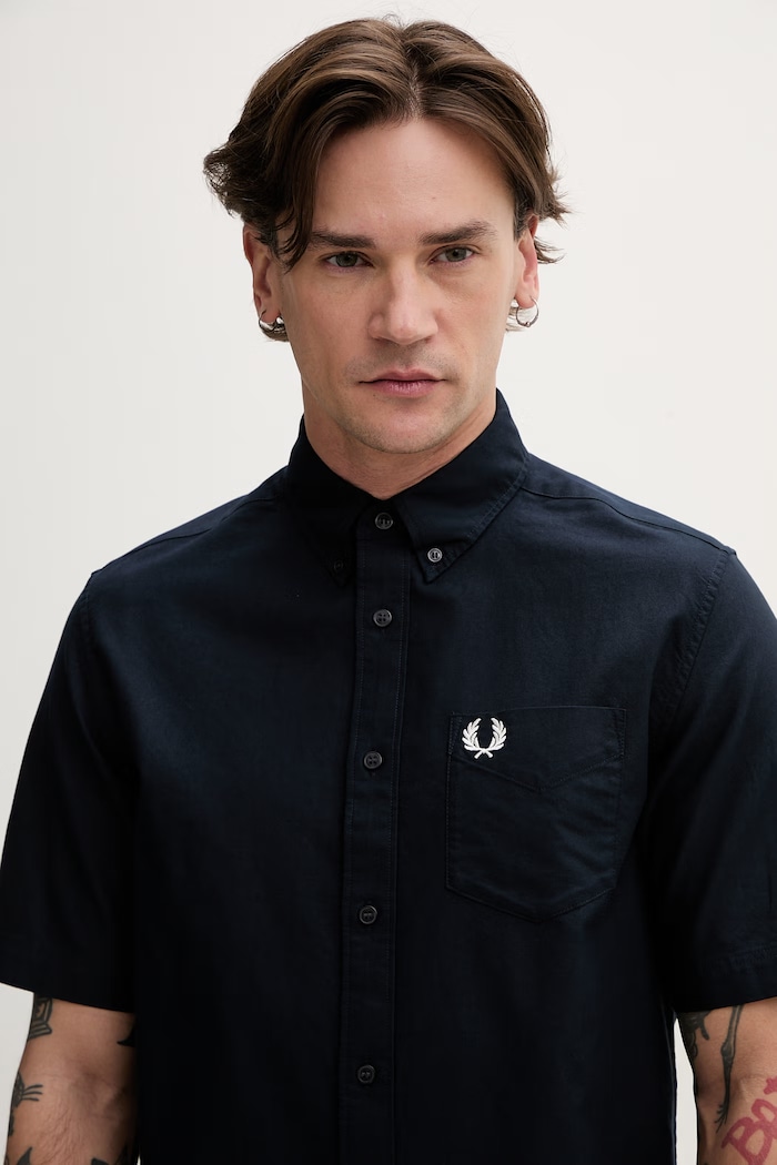 Bombažna srajca Fred Perry mornarsko modra M8730.608
