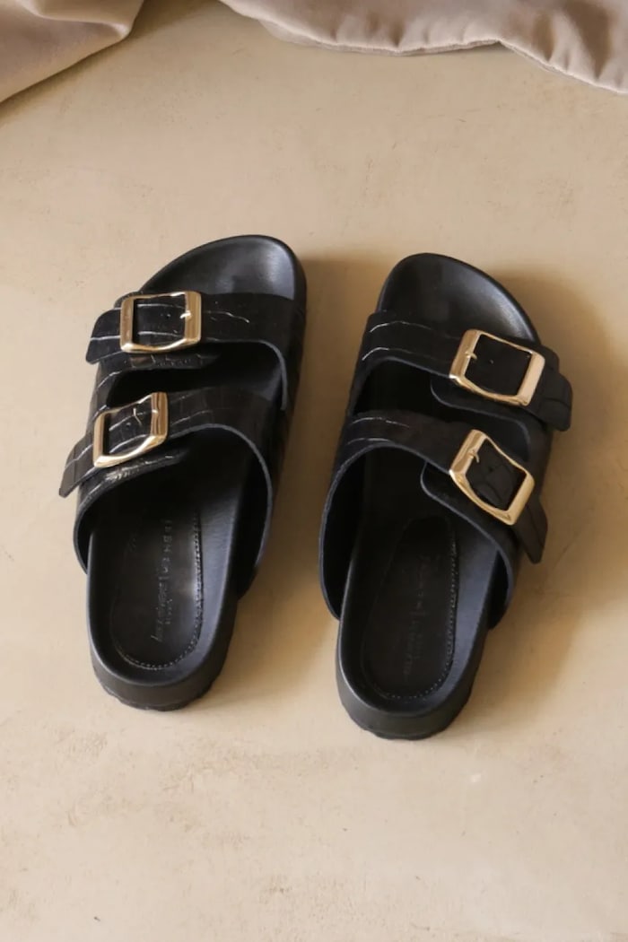 Δερμάτινες παντόφλες Manebi Traveler Nordic Sandals φλατ μαύρο M.2.2.RT