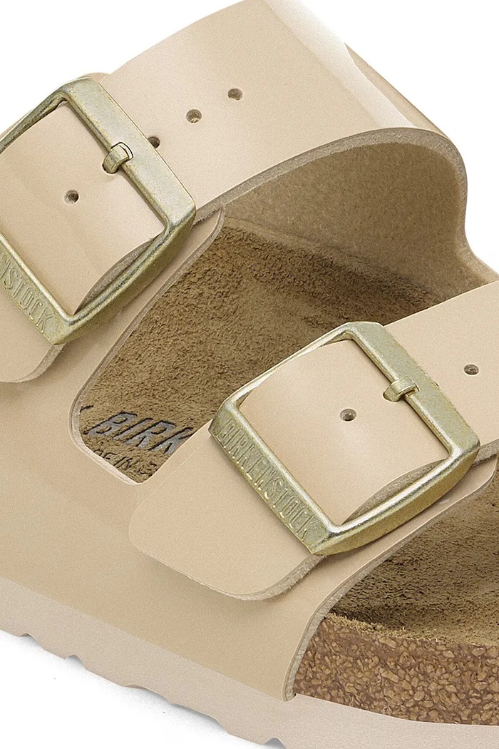 Obuwie Birkenstock klapki Arizona Patent 1013069 beżowy
