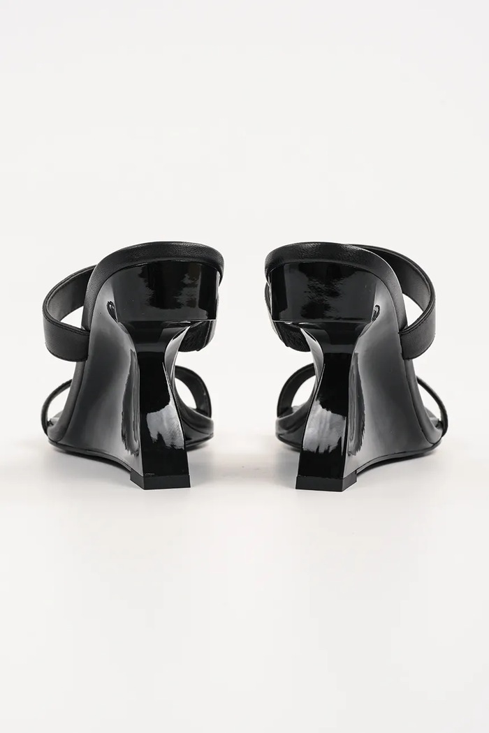 Scarpe Karl Lagerfeld ciabatte slide in pelle WAVERLY KL34611.000 nero