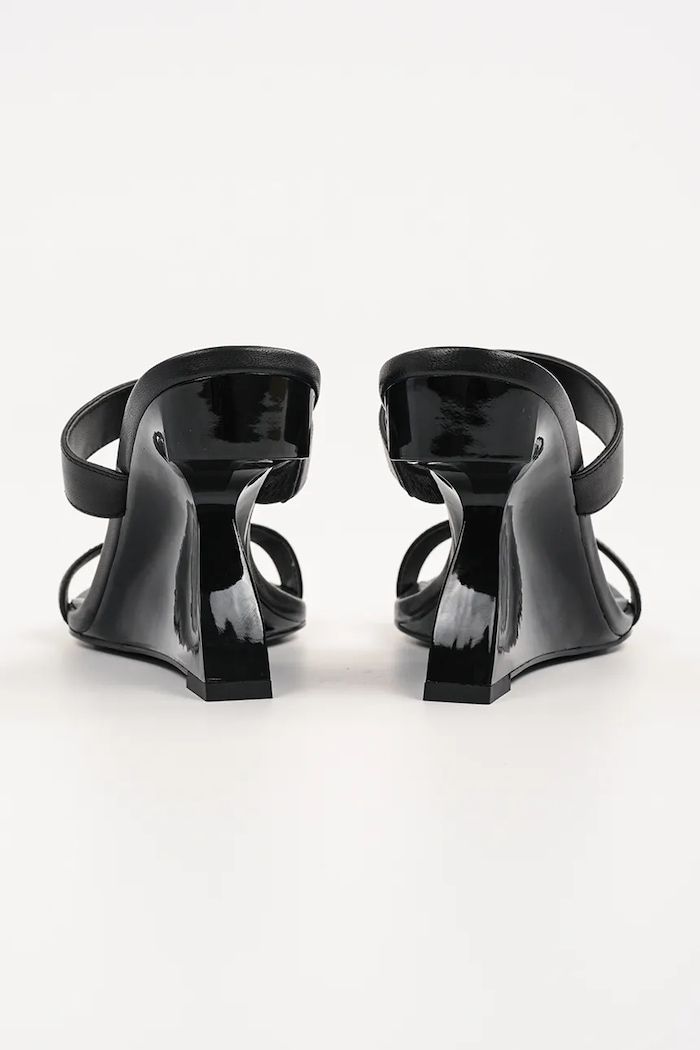 Scarpe Karl Lagerfeld ciabatte slide in pelle WAVERLY KL34611.000 nero