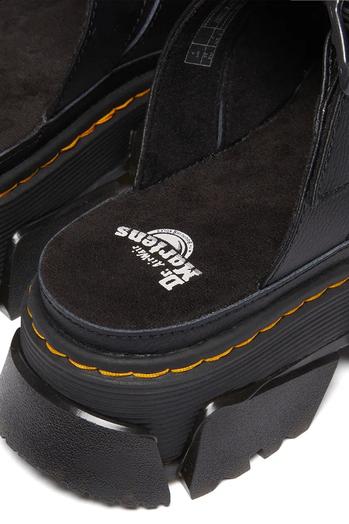 Dr. Martens klapki Mattison czarny DM40900001
