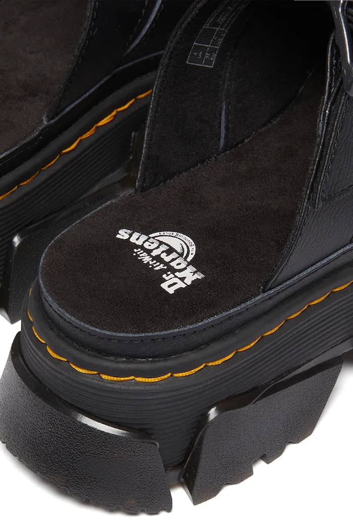 Dr. Martens klapki Mattison czarny DM40900001