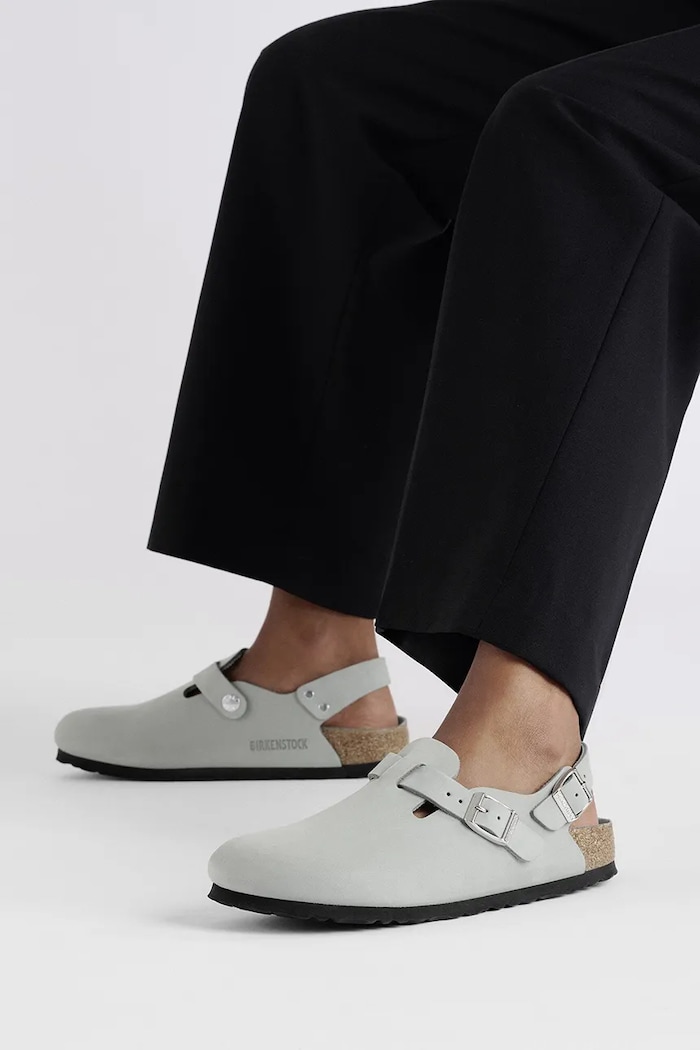 Birkenstock босоніжки на пласкому підборі жіночі нубукові 1029429