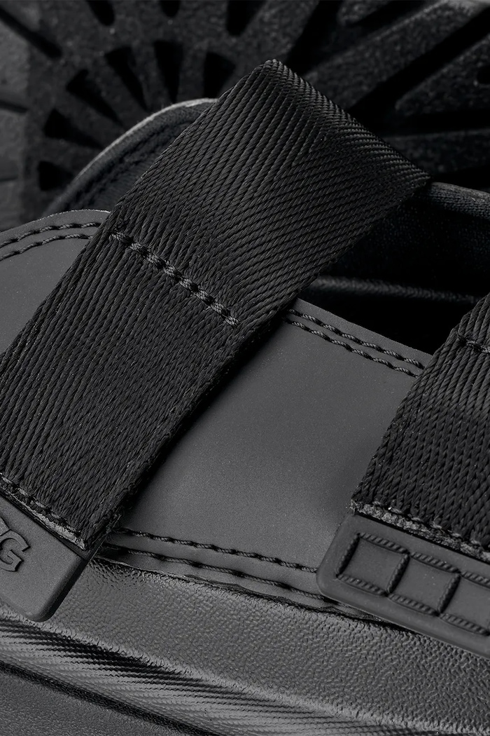 Chlapec Šľapky UGG GOLDENGLOW SLIDE 1166513K čierna