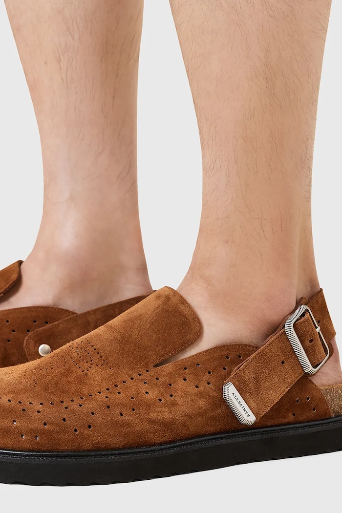 AllSaints Klapki zamszowe Randal Mule M003FC.TAN