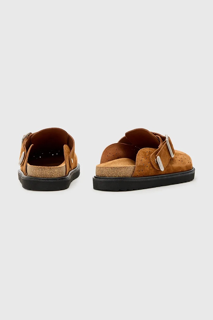 Obuwie AllSaints Klapki zamszowe Randal Mule M003FC.TAN brązowy