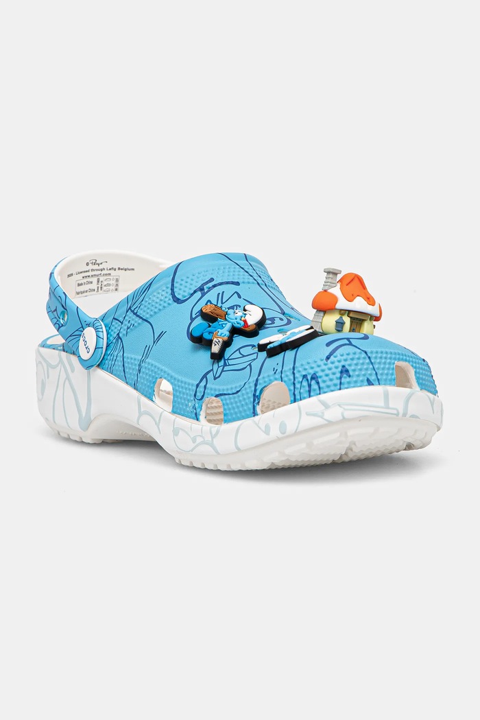 Crocs klapki Classic Smurfs Clog syntetyczny niebieski 210820.90H