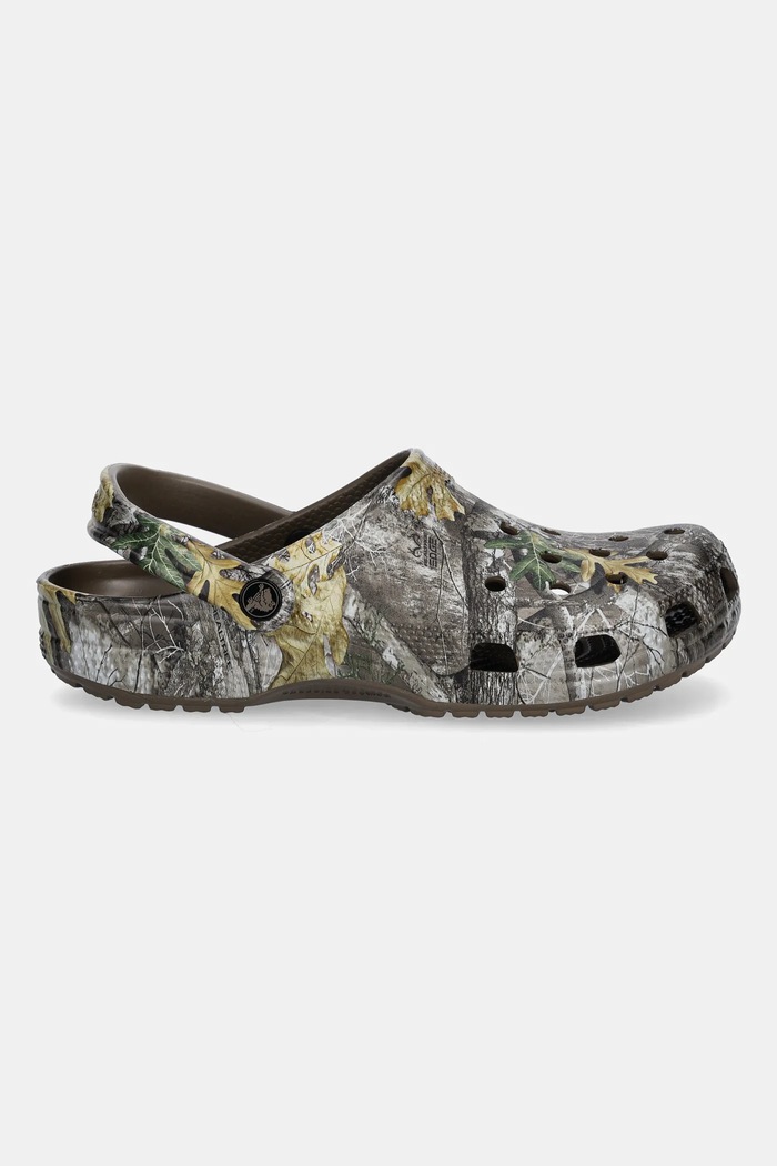 Crocs papuci Classic Real Tree Edge Clog 205413.267 maro SS25