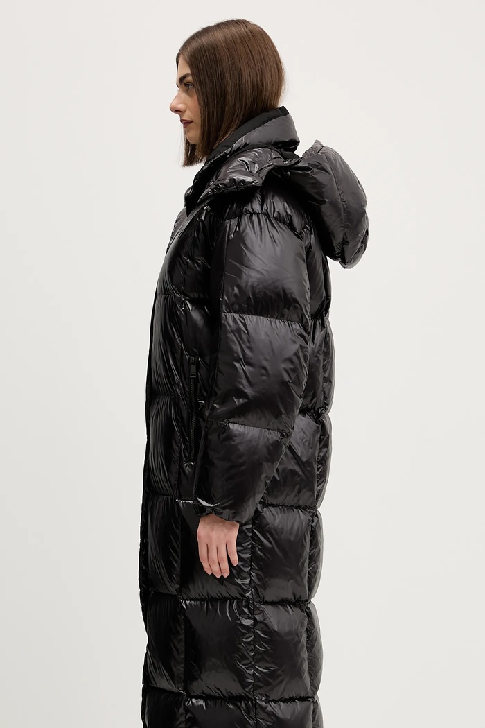 Páperová bunda Tommy Jeans čierna DW0DW21615