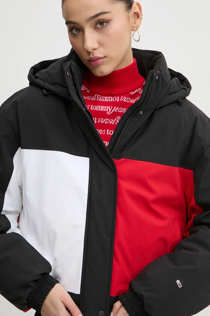 Bunda Tommy Jeans černá DW0DW20550