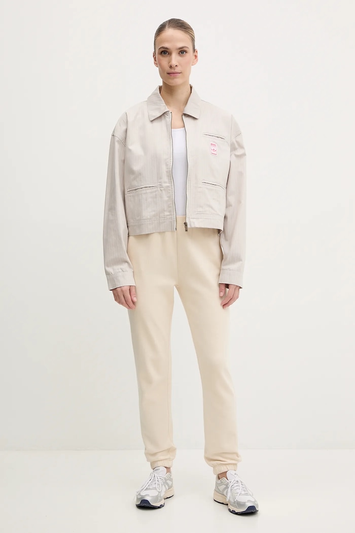 Памучно яке adidas Originals AOP CROP JACKET JC8853 бежов SS25