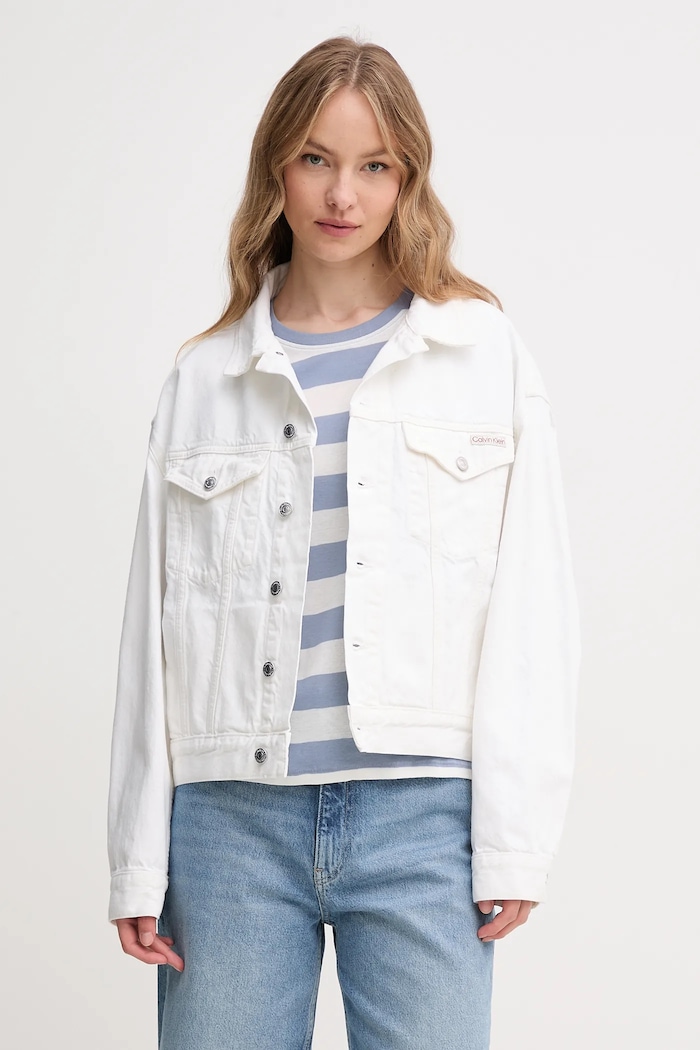 Bavlnená bunda Calvin Klein Jeans oversize biela J20J225181