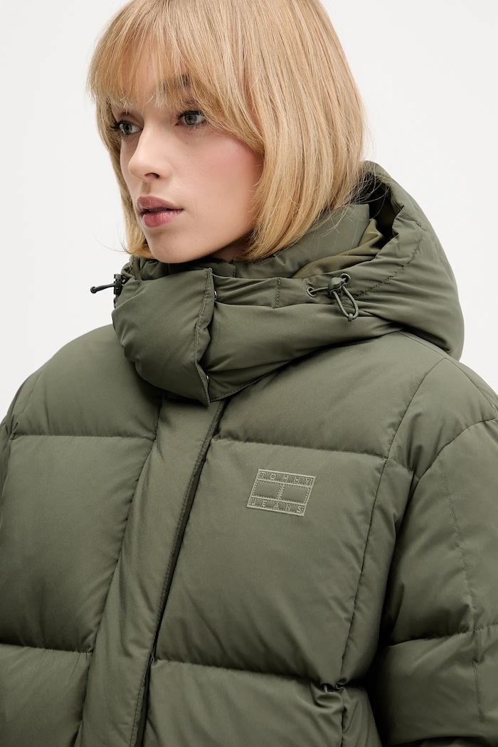 Pernata jakna Tommy Jeans zelena DW0DW21623