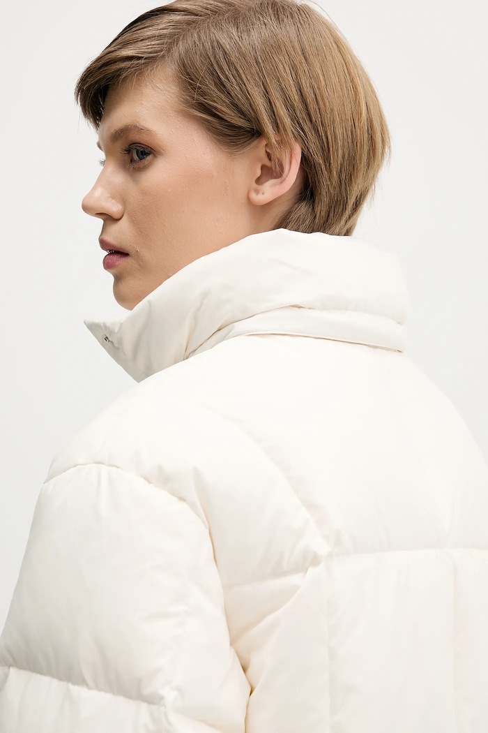 Пухено яке Tommy Jeans DW0DW21624 бежов