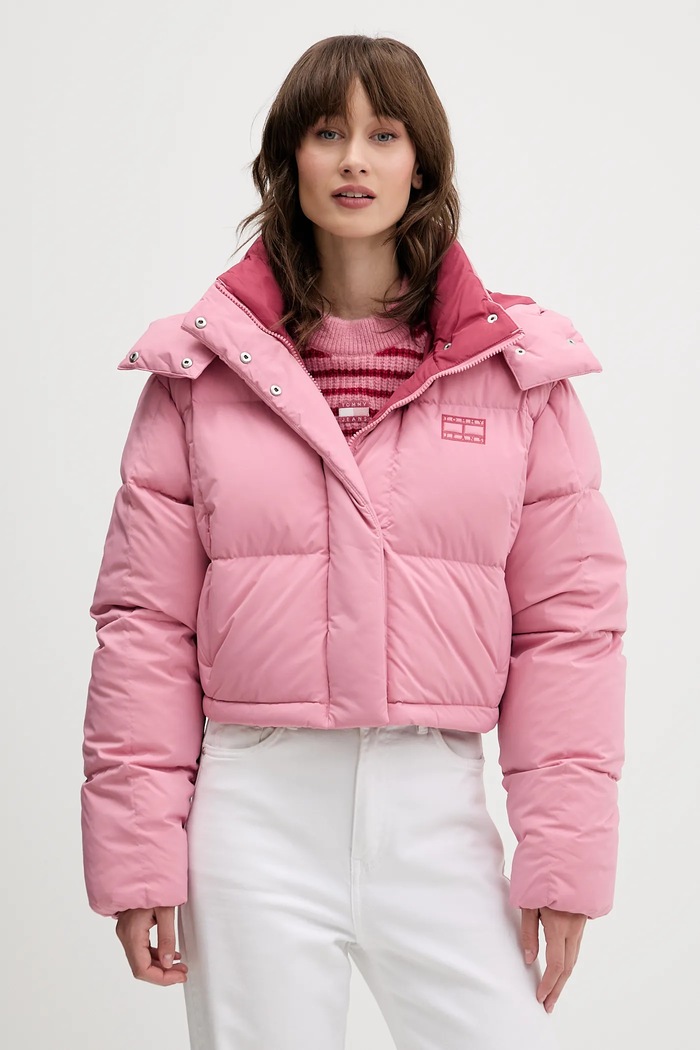 Пухено яке Tommy Jeans уголемена розов DW0DW21624