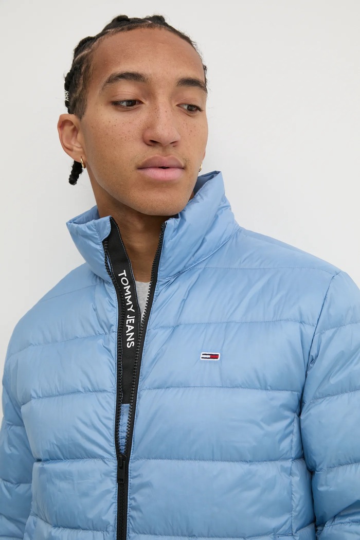 Μπουφάν με επένδυση από πούπουλα Tommy Jeans μπλε DM0DM20658