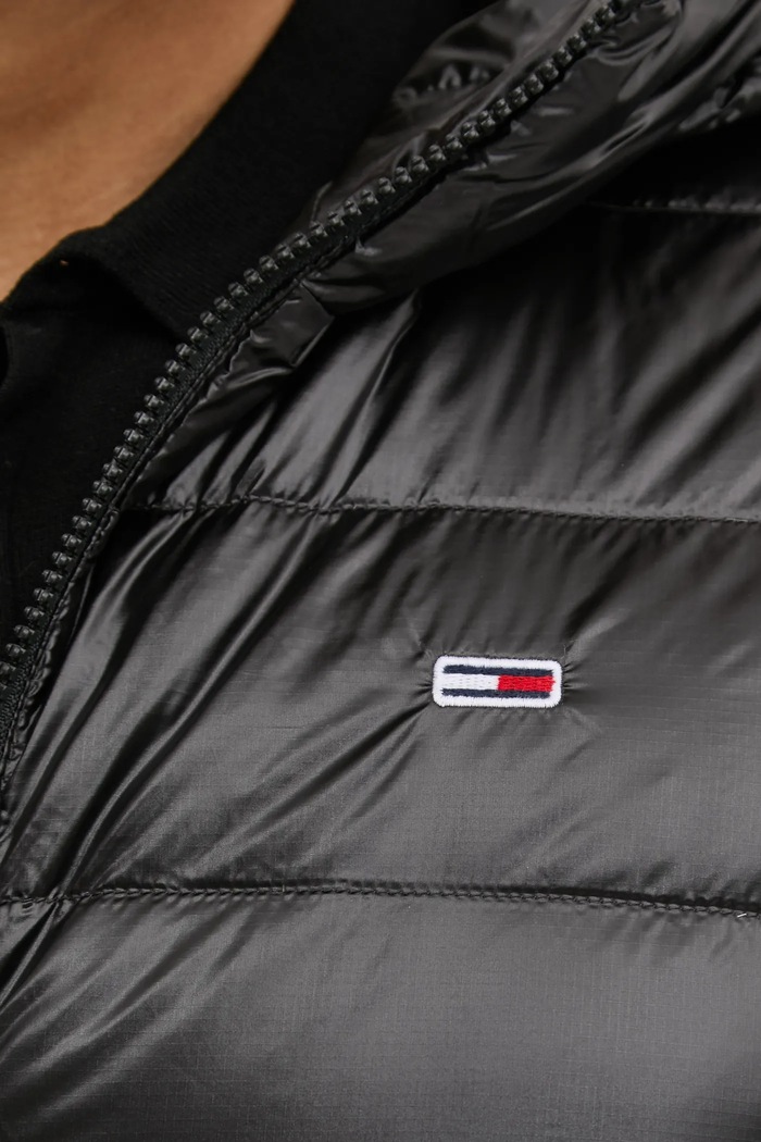 Пухено яке Tommy Jeans DM0DM20659