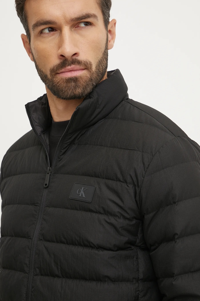 Pernata jakna Calvin Klein Jeans crna J30J326716