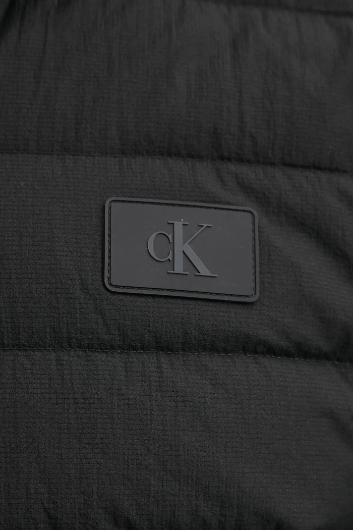 Pernata jakna Calvin Klein Jeans J30J326716 crna