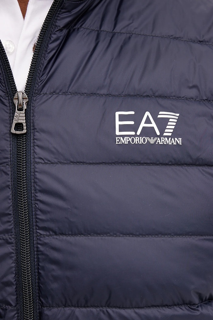 Páperová vesta EA7 Emporio Armani tmavomodrá PNGPZ.8NPQ06