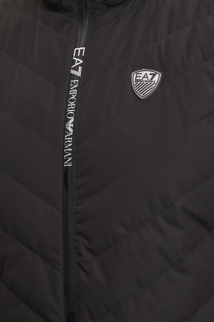Péřová vesta EA7 Emporio Armani PNE1Z.8NPQ02 černá