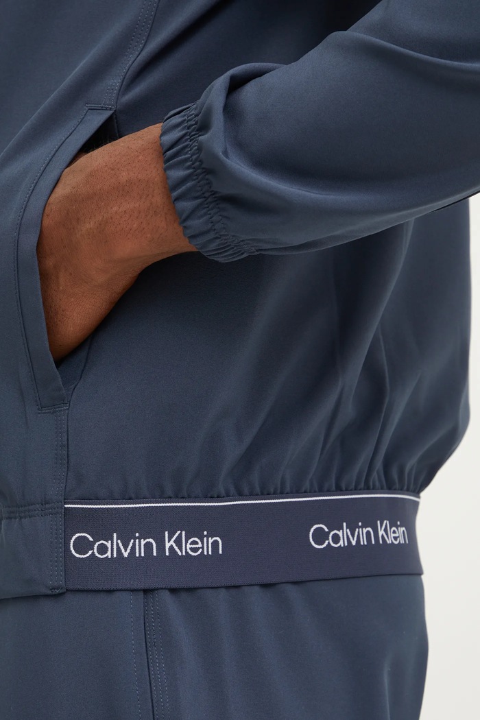 Jakna za trening Calvin Klein Performance LVGMS5O525 mornarsko plava