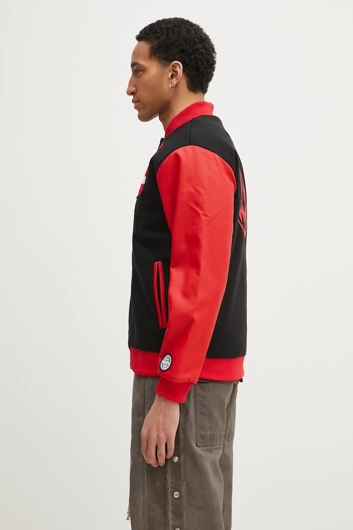 Bunda z vlněné směsi adidas Performance FC Bayern Muenchen VRCT Jacket JF0584 černá SS25