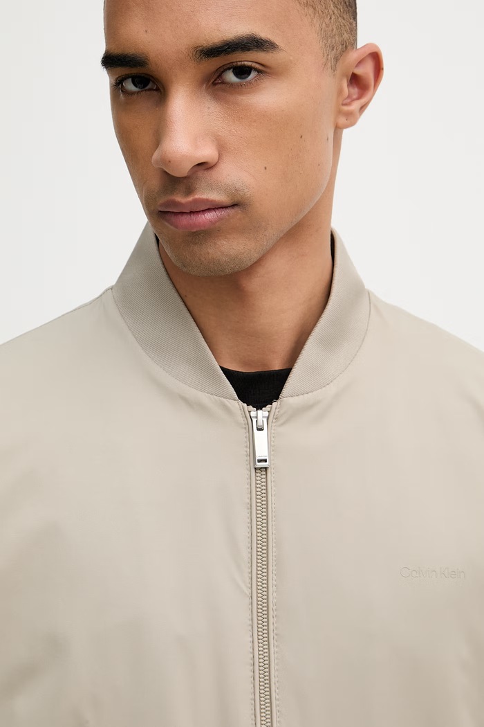 Calvin Klein béžová LV040FM512