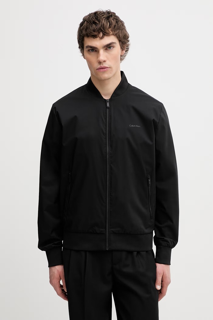Calvin Klein čierna LV040FM512