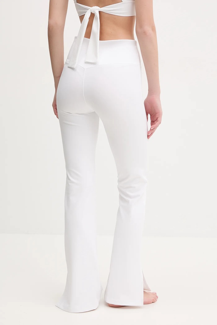 Ruházat Casall jóga leggings Grace Flare 25059 fehér