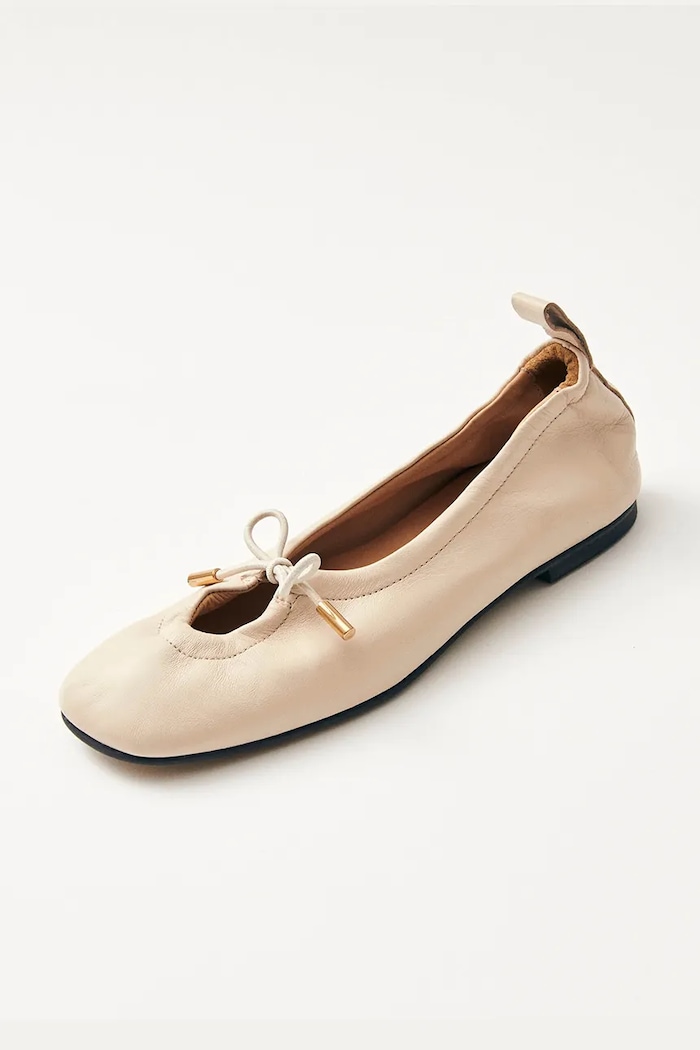 Usnjene balerinke Alohas Rosalind S100303.01 bež SS26