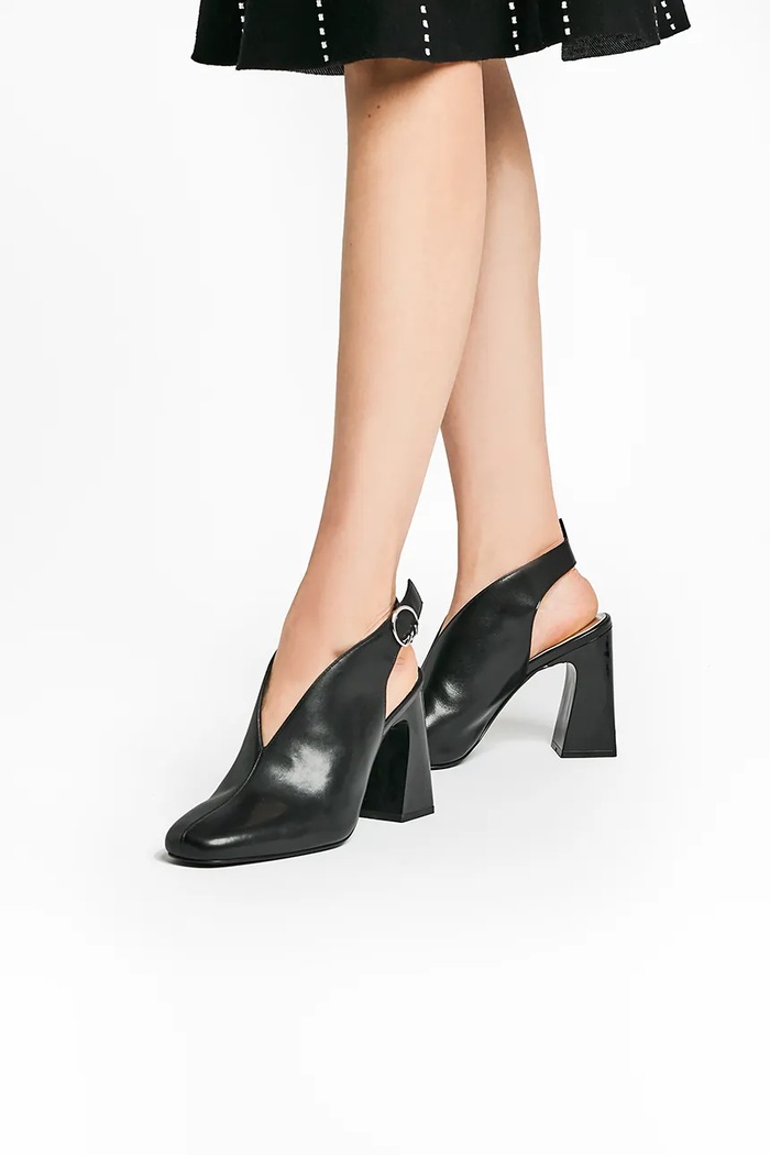Karl Lagerfeld czółenka skórzane ASTRA NOVA KL33105.000