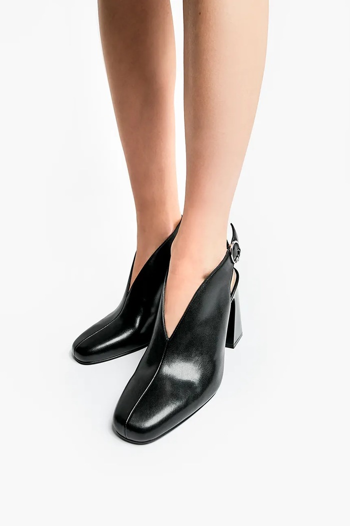 Karl Lagerfeld czółenka skórzane ASTRA NOVA KL33105.000