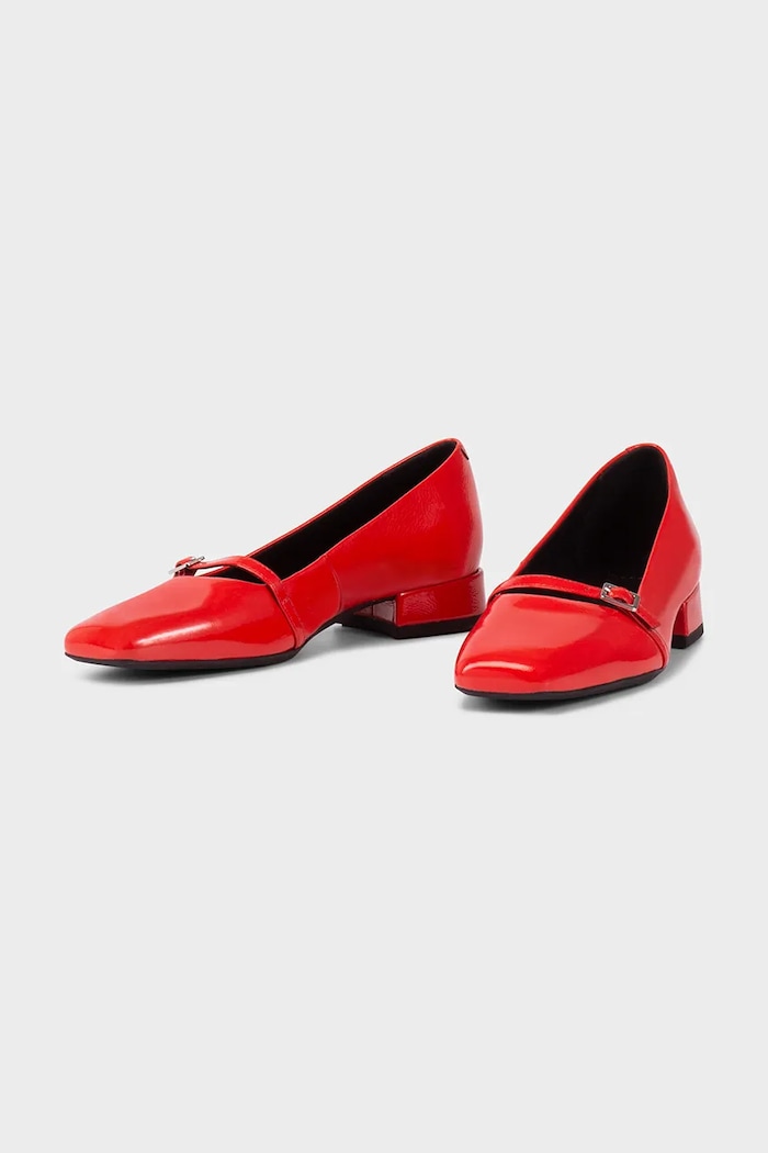 Vagabond Shoemakers czółenka skórzane DEBBI 5818.160.76 czerwony SS25