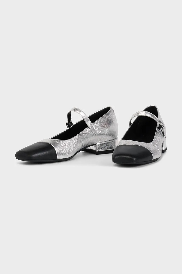 Kožené lodičky Vagabond Shoemakers DEBBI 5918.019.96 strieborná SS25