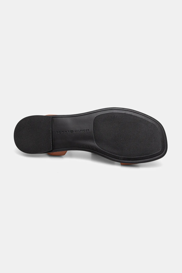 Sandały skórzane ANKLE STRAP LEATHER SANDAL Tommy Hilfiger brązowy FW0FW08422