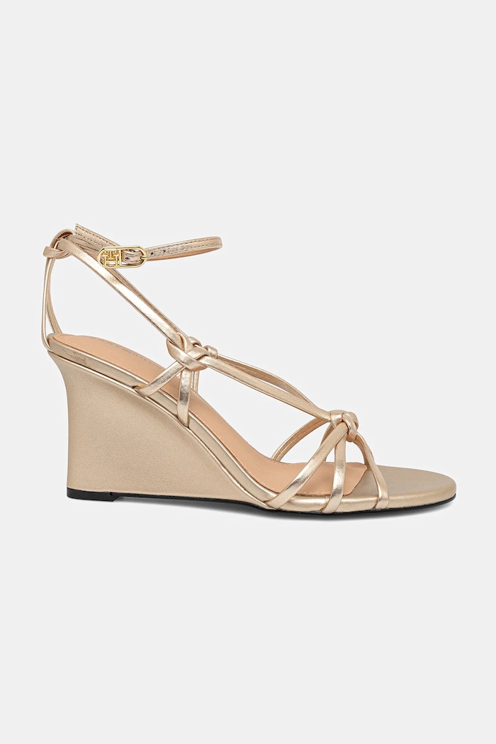 Tommy Hilfiger sandały skórzane METAL LEATHER KNOTS WEDGE SANDAL FW0FW08801 złoty SS25