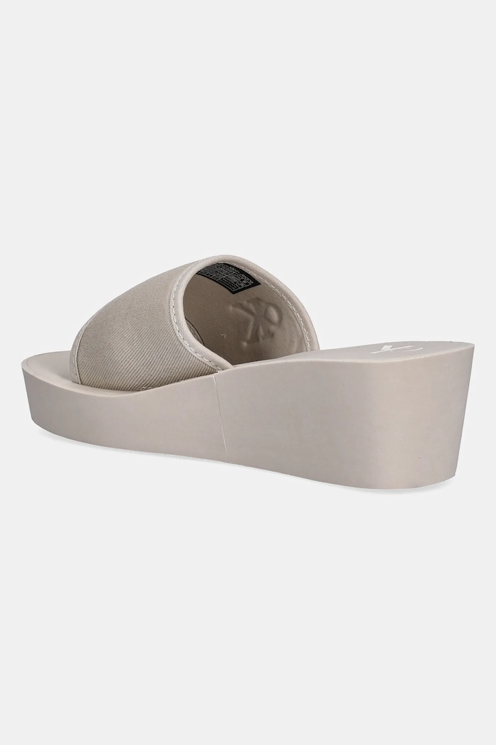 Obuwie Calvin Klein Jeans klapki BEACH WEDGE SLIDE CANVAS YW0YW01725 beżowy