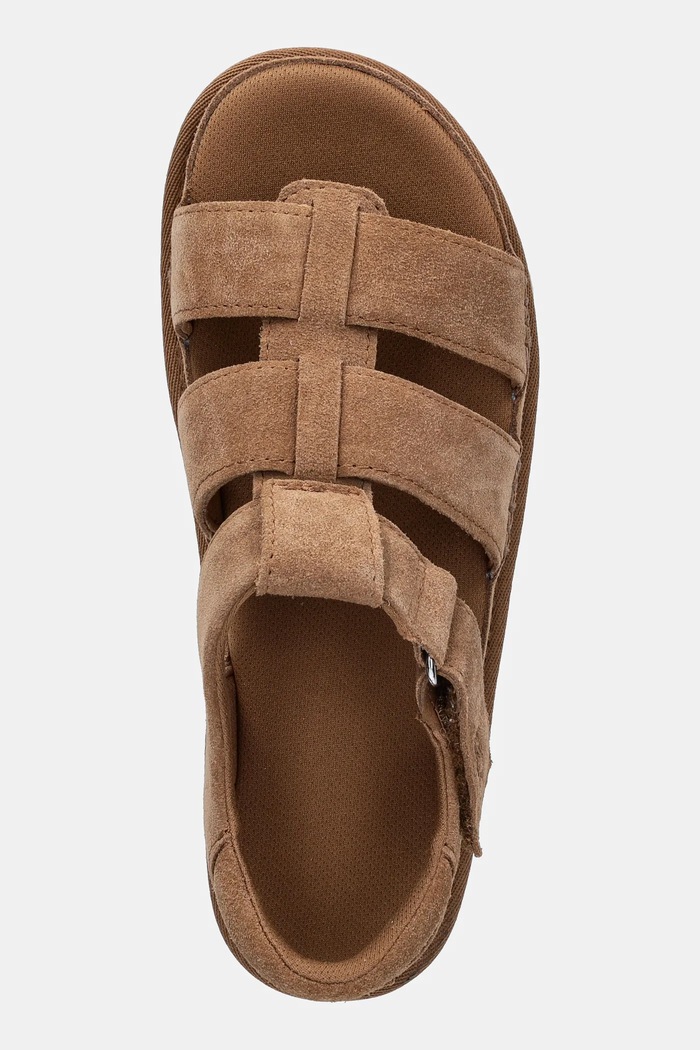 UGG sandały zamszowe Goldenstar Strap brązowy 1137890.CHE