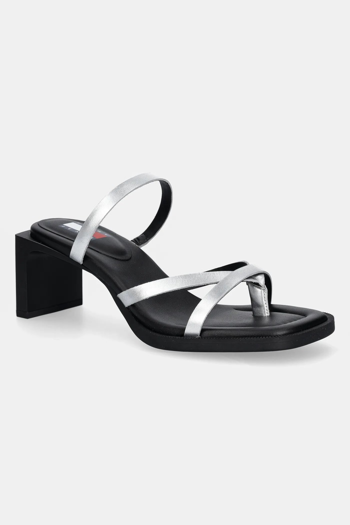 Tommy Jeans klapki skórzane THE SOHO SANDAL METALLIC słupek srebrny EN0EN02801