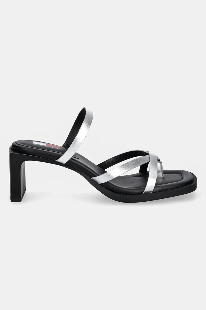 Tommy Jeans klapki skórzane THE SOHO SANDAL METALLIC EN0EN02801 srebrny SS25