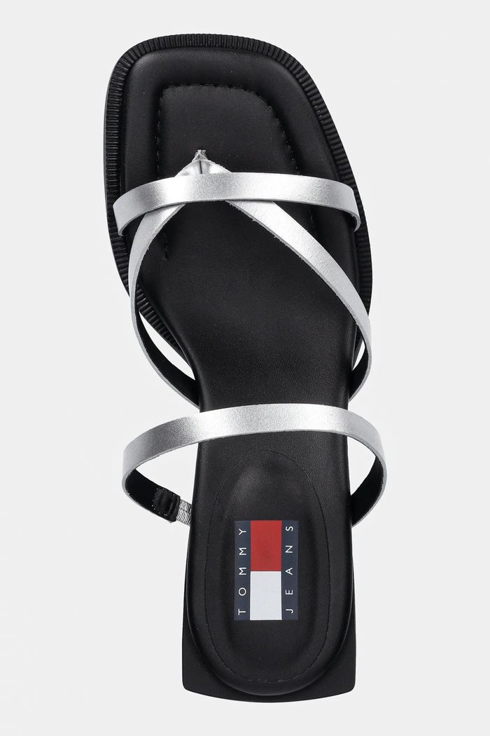Tommy Jeans klapki skórzane THE SOHO SANDAL METALLIC srebrny EN0EN02801