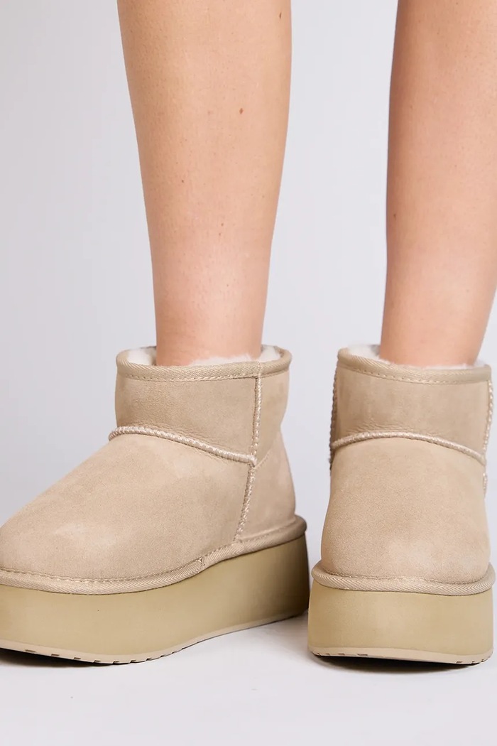Semišové sněhule Emu Australia Stinger Micro Flatform W13082.SAND