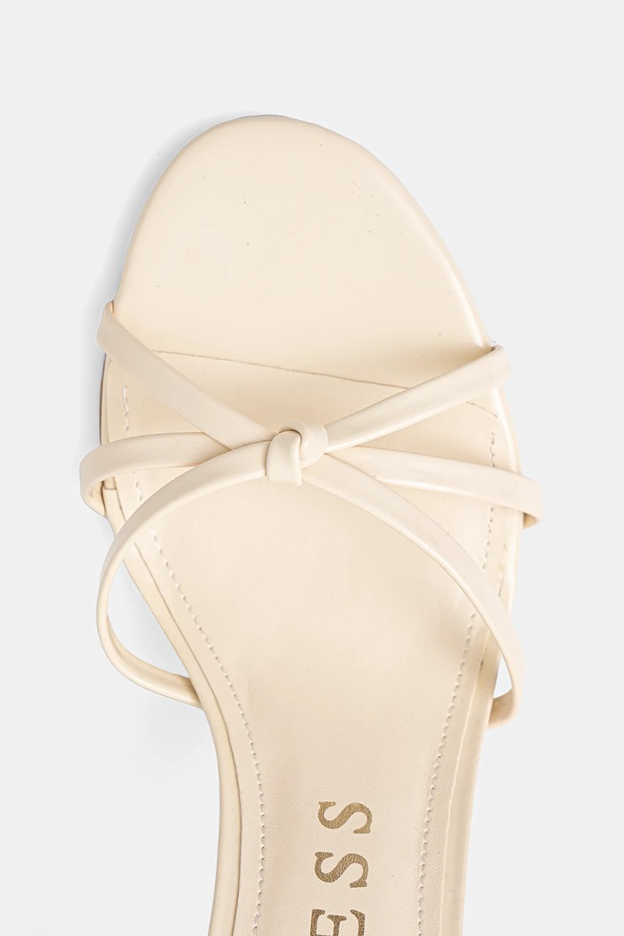 Обувки с тънък ток Guess SPRING бежов FLJSPR.PAF03.CREAM