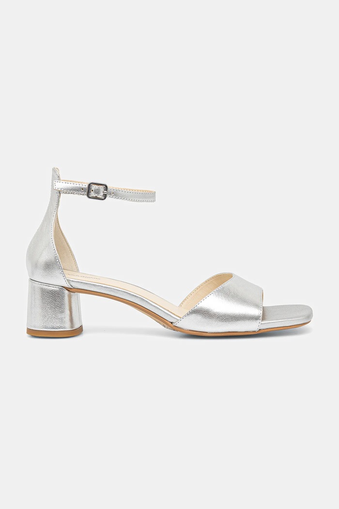 Vagabond Shoemakers Sandały skórzane PIPER 5921.083.79 srebrny SS25