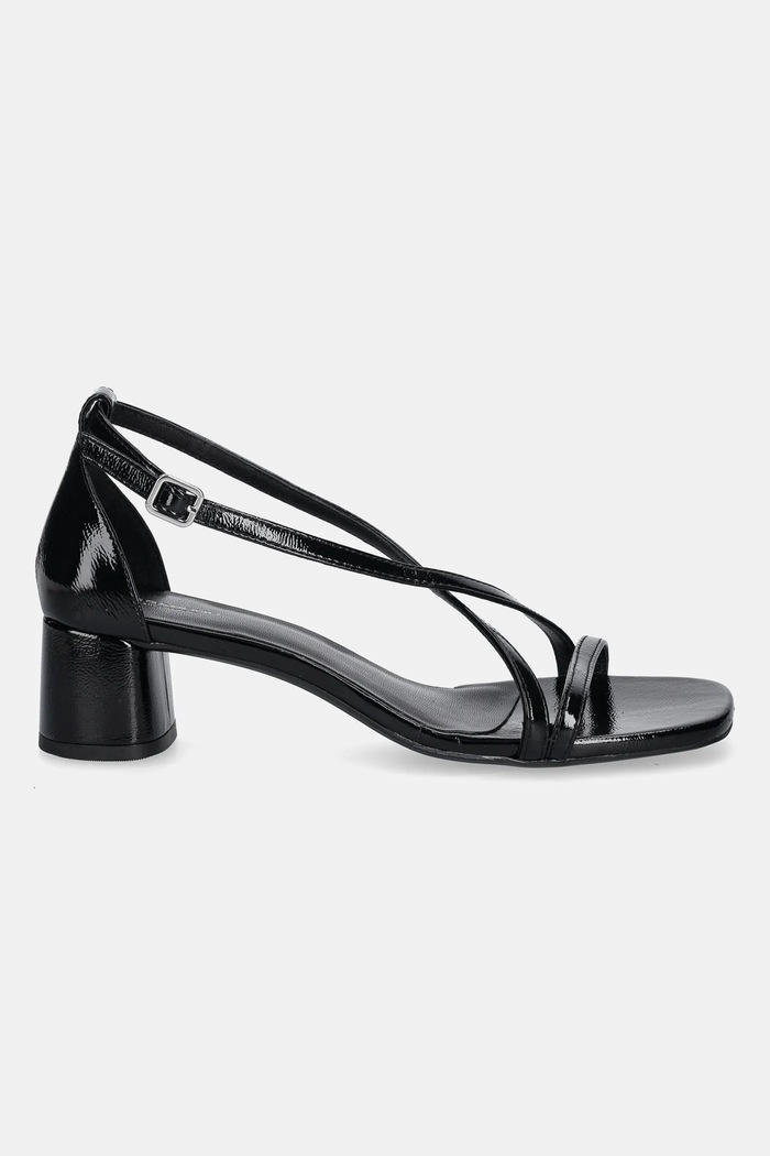 Usnjeni sandali Vagabond Shoemakers PIPER 5921.160.20 črna SS25