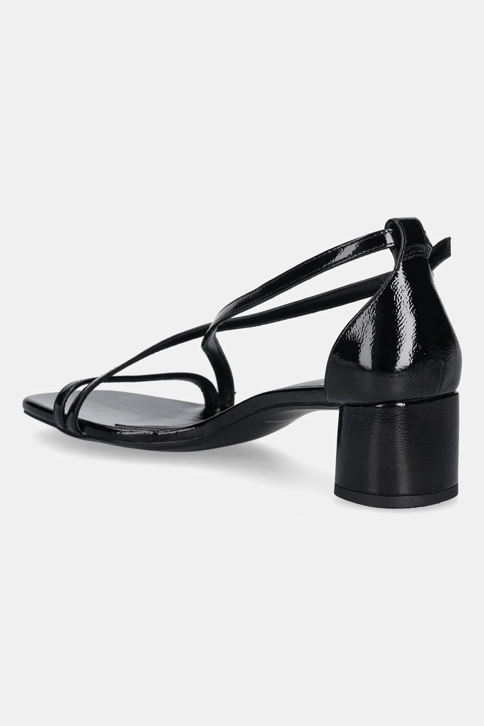 Obutev Usnjeni sandali Vagabond Shoemakers PIPER 5921.160.20 črna