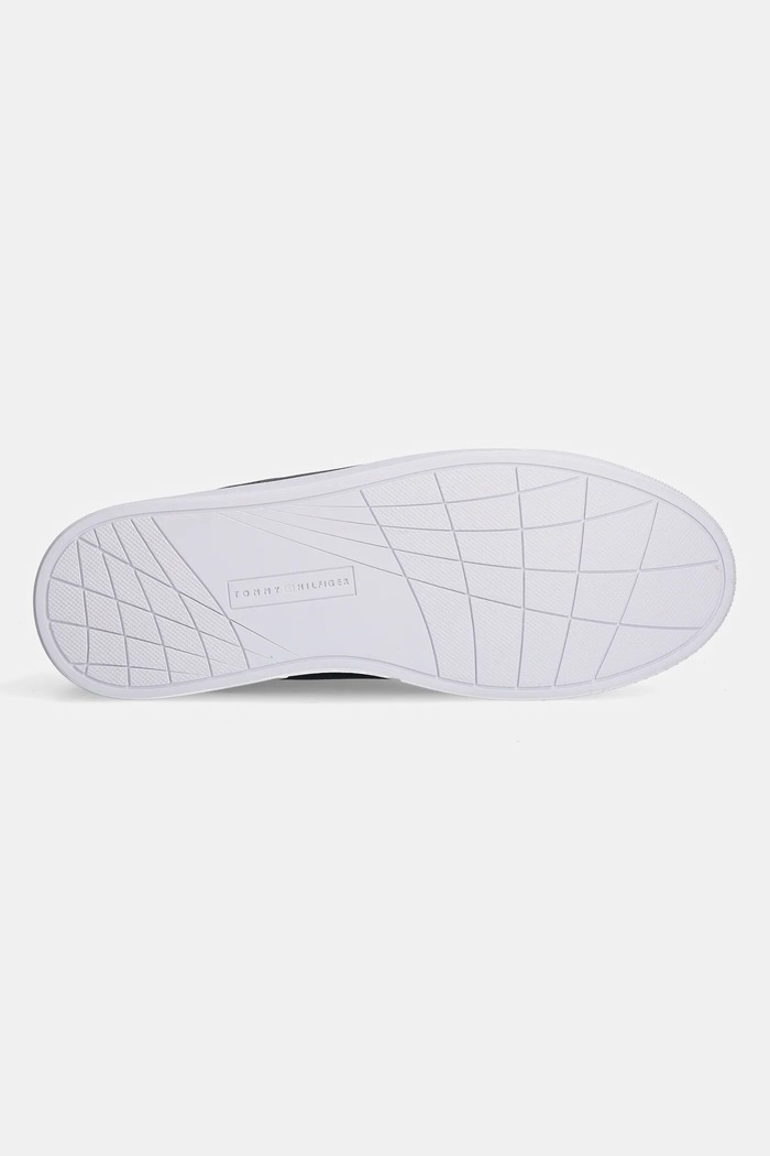 Tommy Hilfiger sneakersy skórzane ICON COURT PINPERF LTH FM0FM05483 czarny